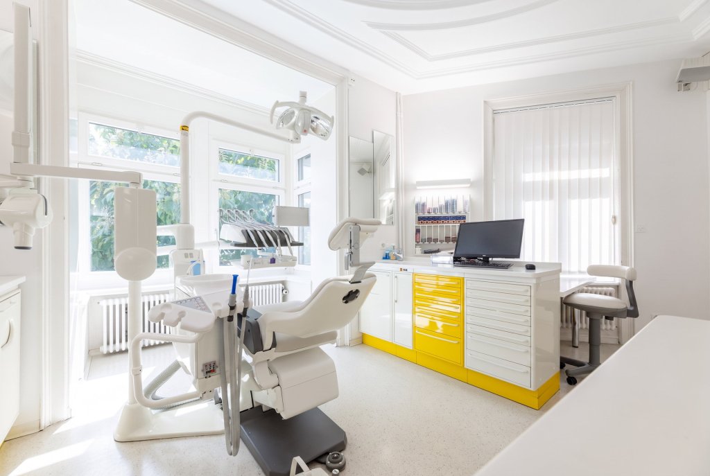 Einblick in die Zahnarztpraxis am Rosenberg in St. Gallen